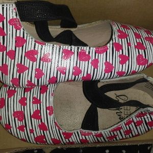Girls shoes